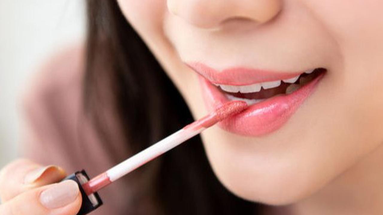 9 Tips Makeup Kondangan yang Sederhana tapi Elegan, Dijamin Bikin Memukau