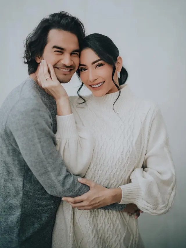 [Fimela] Tyas Mirasih dan Tengku Tezi