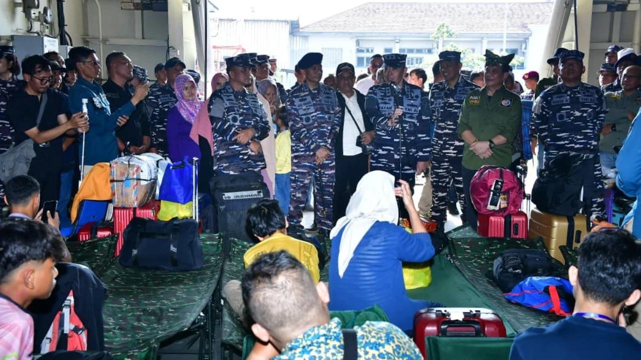FOTO: TNI AL Gelar Mudik Gratis dengan KRI Semarang