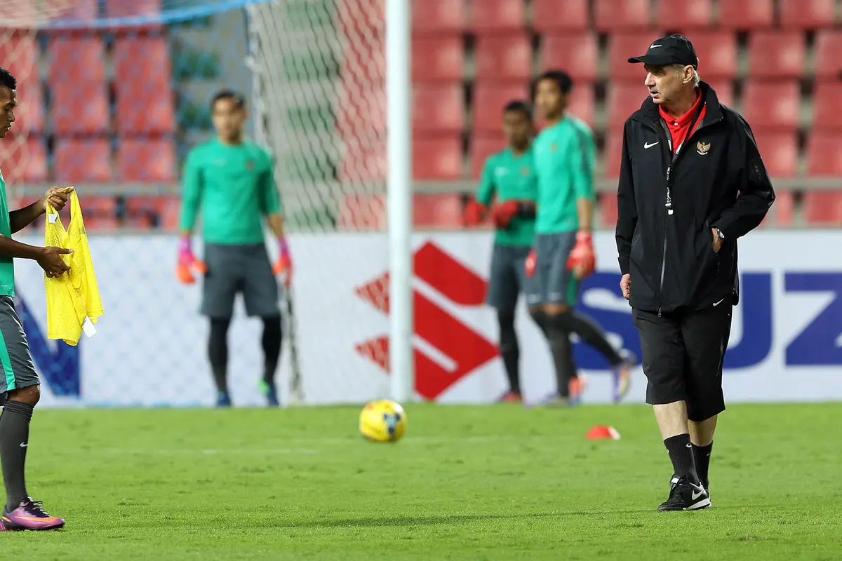 20161216- Timnas Indonesia Jajal Rajamangala Stadium Bangkok-Helmi Fithriansyah