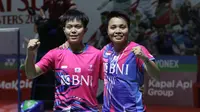 Apriyani Rahayu/Siti Fadia bertanding pada perempat final Indonesia Masters 2022 di Istora Senayan, Jakarta, Jumat (10/6/2022). (Bola.com/Ikhwan Yanuar Harun)