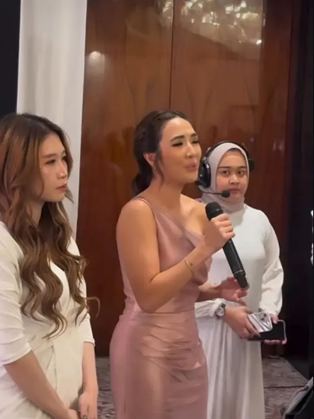 Potret Gisella Anastasia menyanyi (Foto: Instagram @gisel_la)