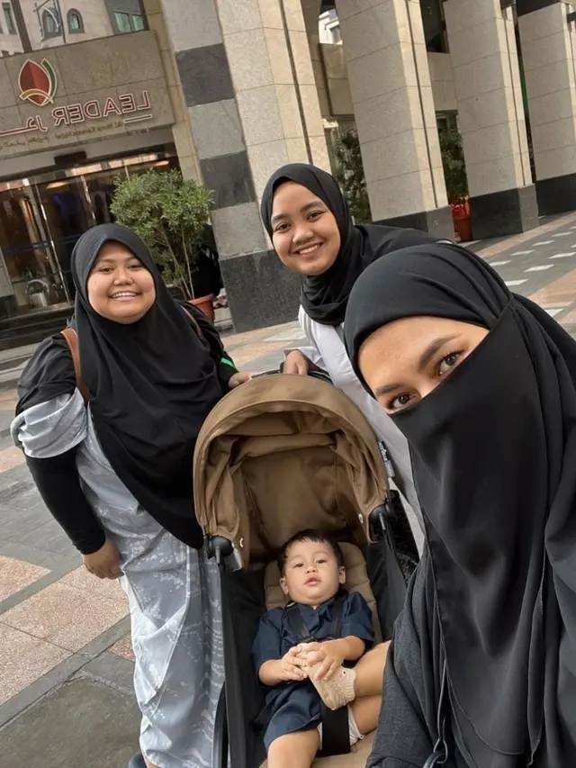 Paula Verhoeven umrah pakai cadar