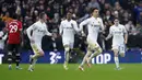 Penyerang Leeds United, Rodrigo  (kedua kanan) berselebrasi setelah mencetak gol ke gawang Manchester United pada pertandingan lanjutan Liga Inggris di Stadion Elland Road di Leeds, Inggris, Minggu (20/2/2022). MU menang atas Leeds United 4-2. (AP Photo/Jon Super)
