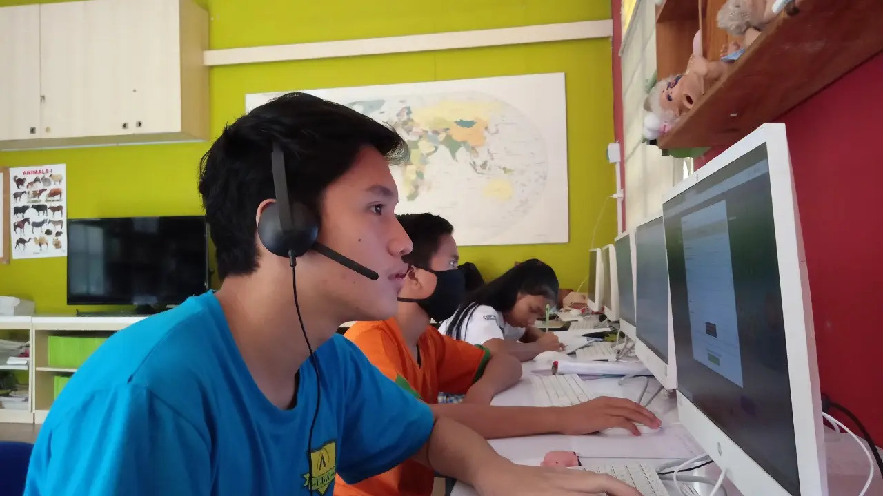 Program Digital Village & Library untuk membantu anak-anak belajar daring/dok. SOS Children’s Villages