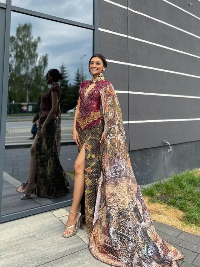 Raih Top 15 Miss Elegance, 8 Ini Potret Menawan Adinda Cresheilla Berbalut Kebaya Intan Avantie di Miss Supranational 2022