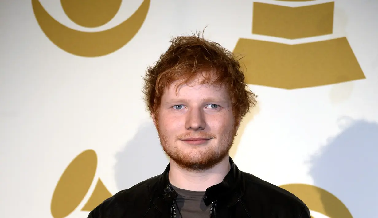 Dalam sebuah wawancara sekalipun, Ed Sheeran tak segan mengakui jika james Blunt adalah kekasihnya. "James Blunt adalah pasangan pria. Kami baru saja bersama," ujar Ed Sheeran, dilaporkan mirror.co.uk. (Bintang/EPA)