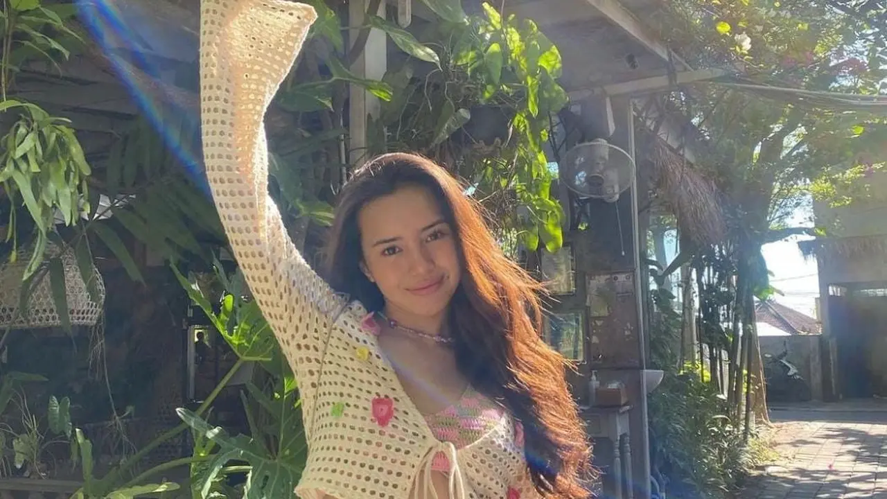 Outfit Beby Tsabina saat Pakai Outer
