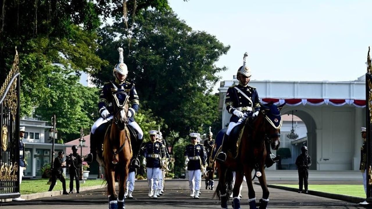 Serah Terima Kawal Istana Merdeka, Atraksi Wajib CFD yang Pukau Warga Jakarta
