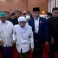 Jokowi bersama KH Maimun Zubair. (BPMI)