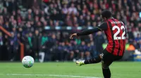Barcelona Coret Striker Bournemouth, 2 Amunisi Baru Belum Tentu Cukup
