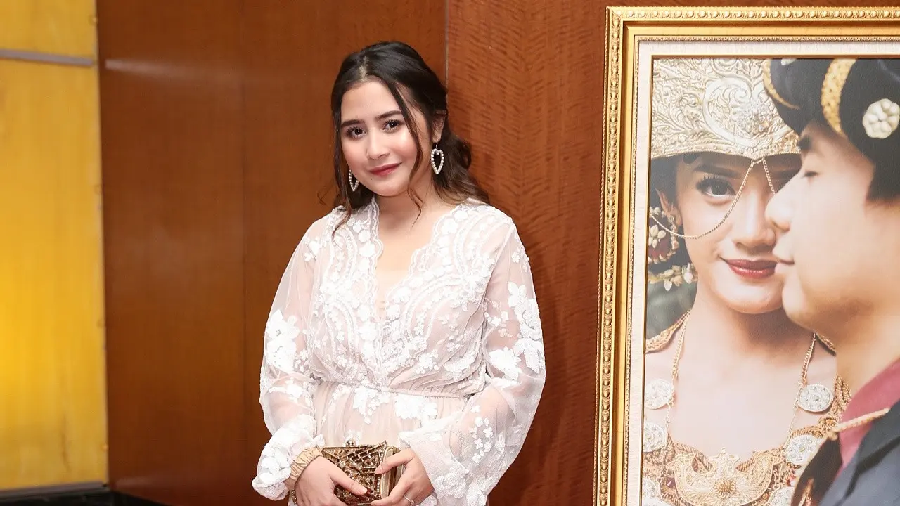 [Bintang] Prilly Latuconsina