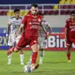 Marko Simic yang dipercaya untuk mengambil penalti bagi Persija Jakarta di menit akhir pertandingan gagal melakukan tugasnya dengan sempurna. Persija Jakarta pun kalah 0-1 dari Bali United. (Bola.com/Bagaskara Lazuardi)