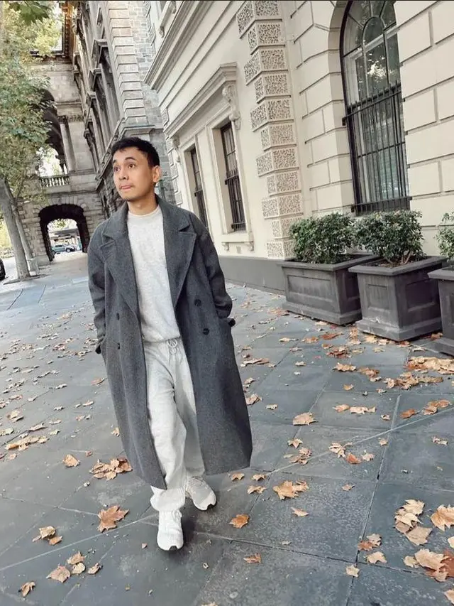 Liburan Raditya Dika dan Keluarga di Australia