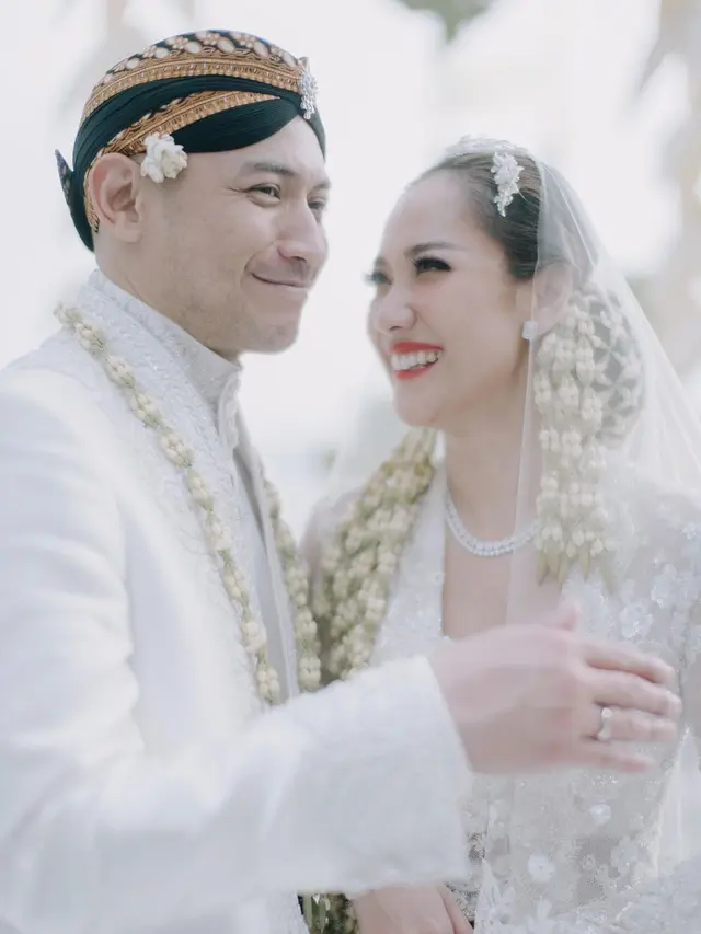 BCL dan Tiko Aryawardhana. (Foto: Dok. Instagram @itsmebcl)