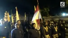 Menyambut Satu Suro, ribuan warga dan abdi dalem kraton di Yogyakarta, malam tadi, menggelar ritual tapa bisu Mubeng Beteng.