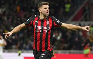 Pemain AC Milan Niclas Fullkrug merayakan gol pada laga Serie A/Liga Italia antara AC Milan vs Lecce di Milan, Italia, Minggu, 18 Januari 2026. (AP Photo/Antonio Calanni)