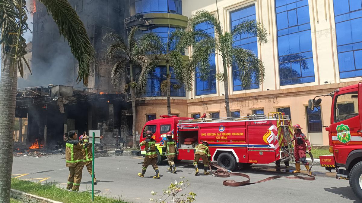 Kebakaran di Asrama Haji Medan, Api Pertama Kali Muncul dari Hotel Madinah Al Munawarroh