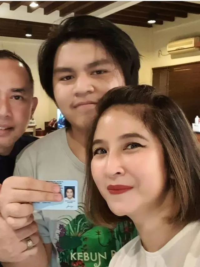Jeremy Cornelius atau Jeremy Rajasa, putra dari aktris Novita Angie dan Sapto Haryo Rajasa. (Instagram @novitaangie)