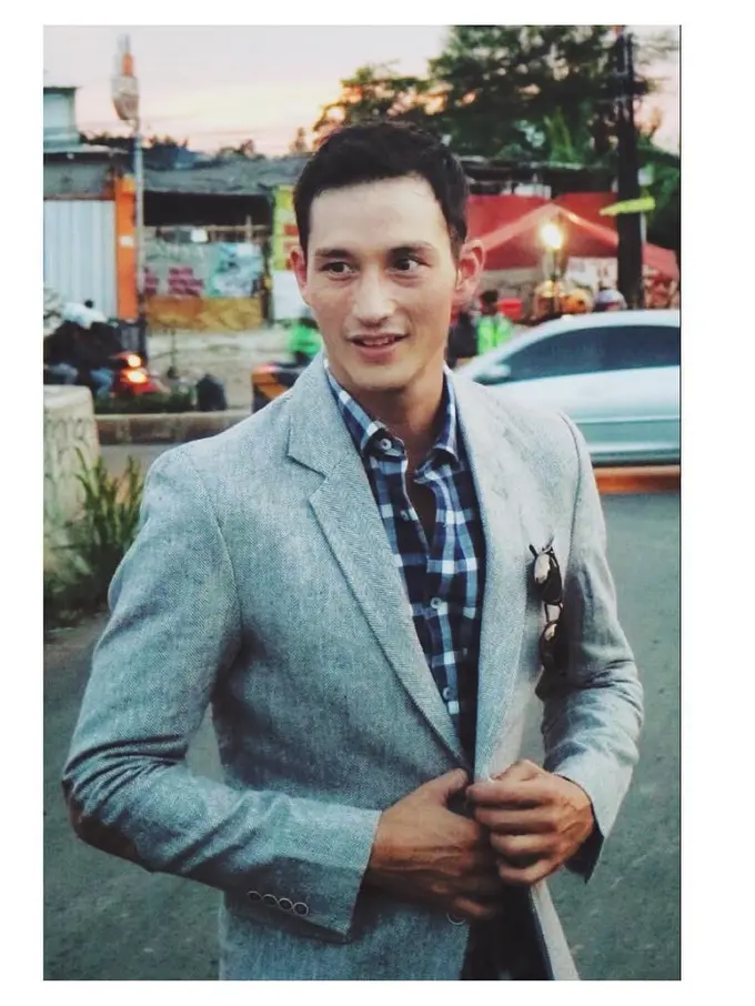 [Bintang] Mike Lewis