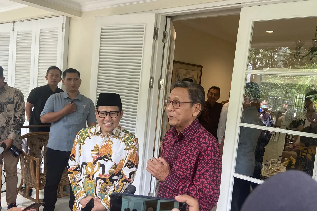 Ketua Umum Partai Kebangkitan Bangsa (PKB) Muhaimin Iskandar menyambangi kediaman Wakil Presiden ke-11 Boediono di rumah dinas, kawasan Menteng Jakarta Pusat, Rabu (17/5/2023)