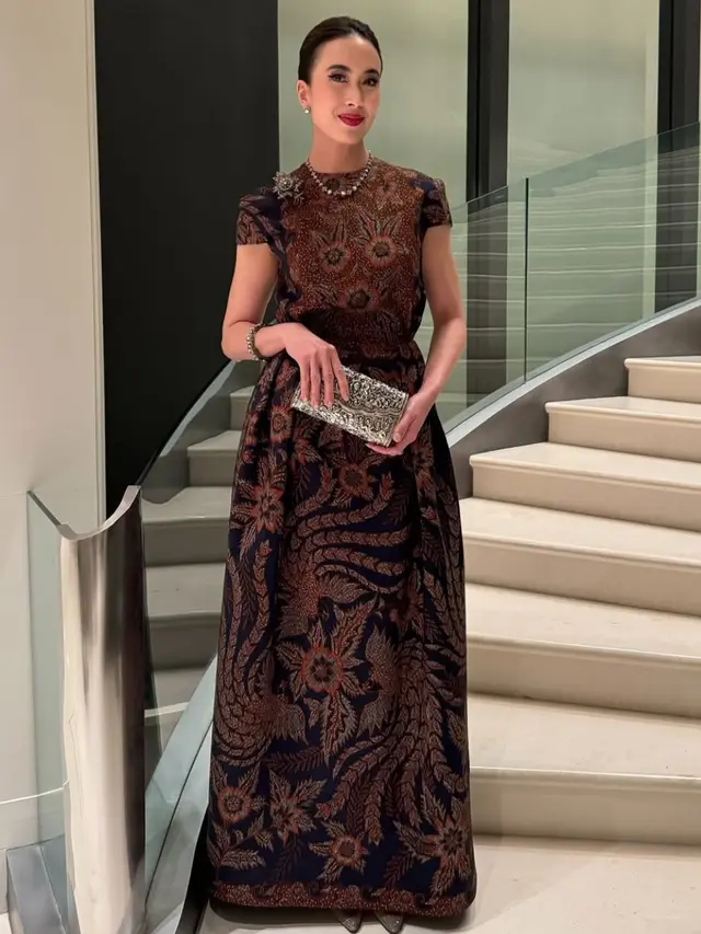 7 Potret Widiyanti Putri Wardhana Menteri Pariwisata RI dengan Style Outfit Modern, Penuh Pesona (credit: instagram.com/widi.wardhana).