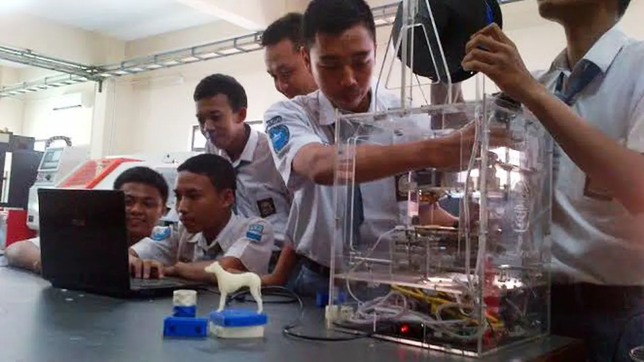 Siswa SMK Ciptakan Printer Pencetak Benda 3 Dimensi
