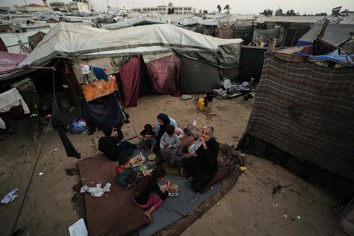 FOTO: Ramadan di Tengah Pengungsian Gaza