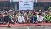 Kelompok masyarakat Tasikmalaya melantunkan aksi bersolawat dan munajat doa (Istimewa)