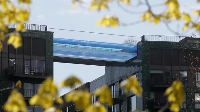 Sky Pool Pertama di Dunia