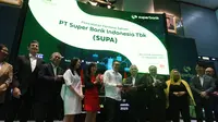 Bursa Efek Indonesia (BEI) mencatat bahwa hingga 5 Desember 2025, terdapat 24 perusahaan yang telah melantai di bursa,. Di antara perusahaan-perusahaan tersebut, PT Super Bank Indonesia Tbk (SUPA) atau Superbank berhasil mencatatkan perolehan dana IPO yang signifikan. [Fimela/Budy Santoso]