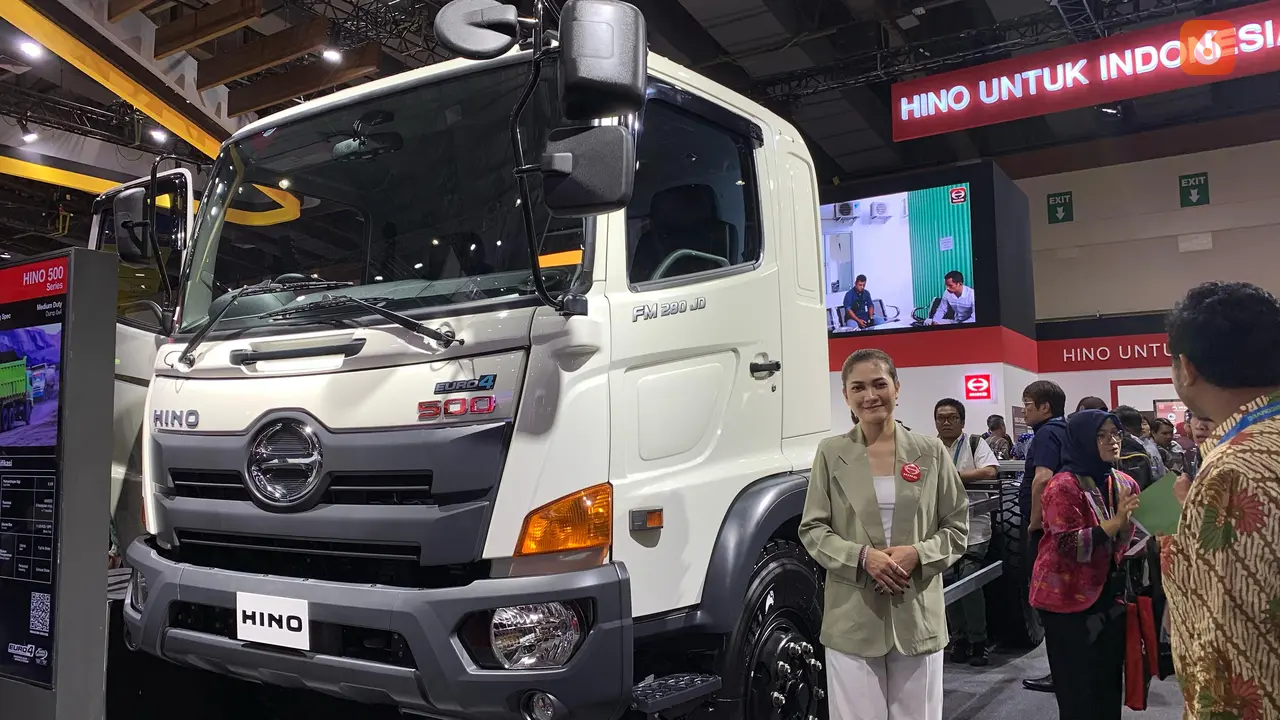 Hino Luncurkan Fasilitas Uji KIR Swasta Pertama di GIICOMVEC 2024