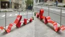 Bangku kayak gini bisa buat perosotan nih! (balkanweb)