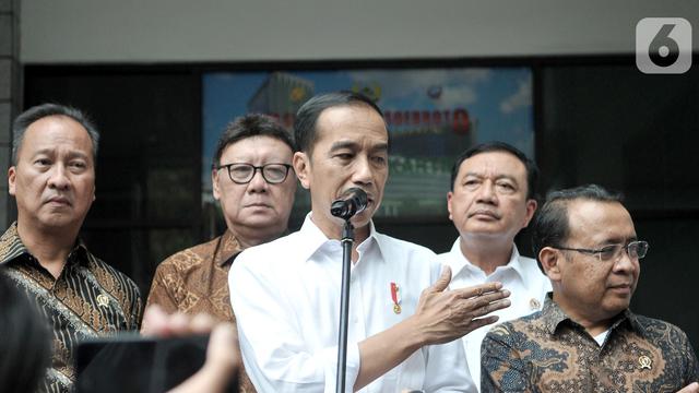 Jokowi Perintahkan Kapolri TNI dan BIN Usut Kasus Penusukan