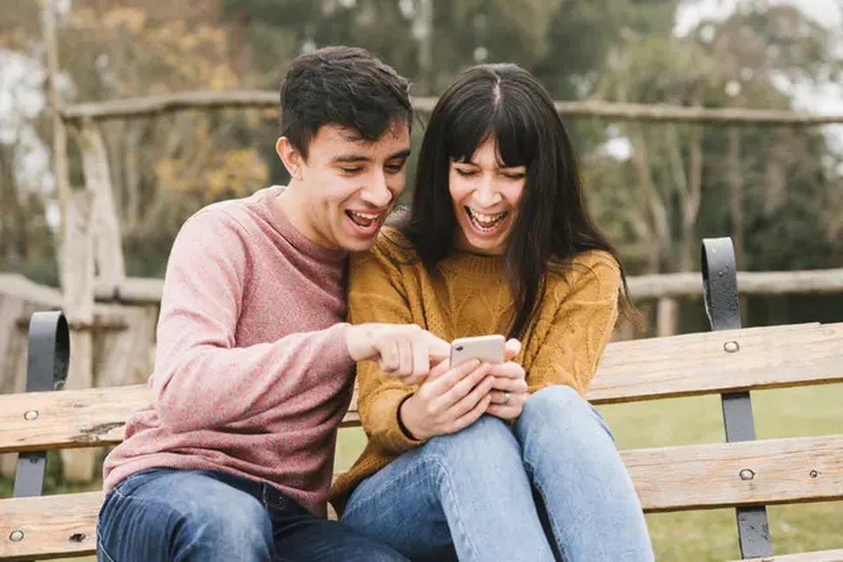 Sikap Perempuan yang Membuat Pria Nyaman dan Jatuh Cinta