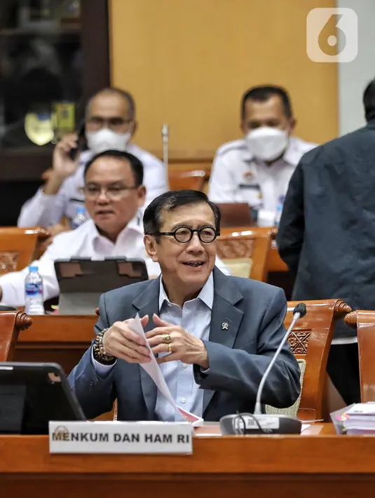 Menteri Hukum dan HAM Yasonna Laoly saat mengikuti rapat kerja dengan Komisi III DPR RI di Kompleks Parlemen, Senayan, Jakarta, Kamis (25/8/2022). Rapat tersebut membahas LKPP APBN TA 2021 serta LHP BPK 2021. Liputan6.com/Angga Yuniar