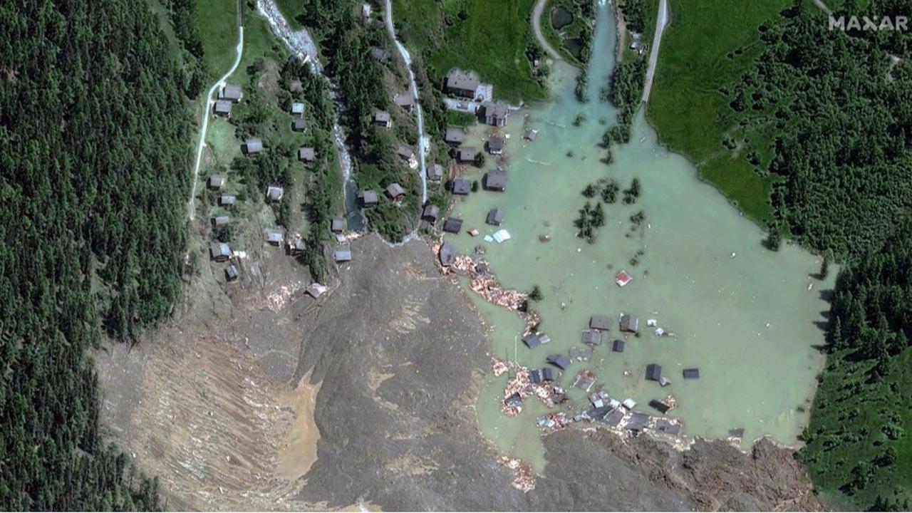 Kondisi desa terindah di Swiss terkubur reruntuhan gletser Pegunungan Alpen