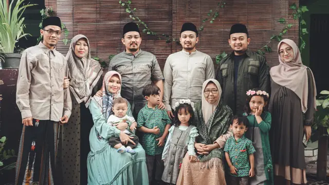 Keluarga Pengasuh Pondok Pesantren Al Hikmah, Ngadipurwo, Blora (Liputan6.com/Ahmad Adirin)