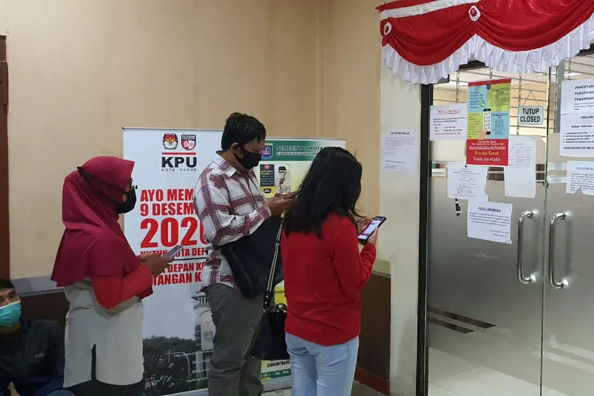 Penutupan pelayanan Disdukcapil di Baleka II Depok karena terdapat satu pegawai terkonfirmasi positif Covid-19 dan di rawat di RSUD Kota Depok.