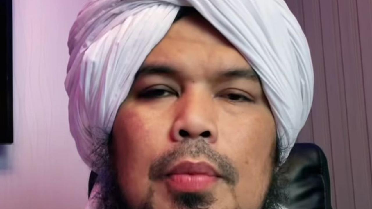 Deretan Artis yang Memilih Mualaf Dibimbing Ustaz Derry Sulaiman, Ini Perjalanannya