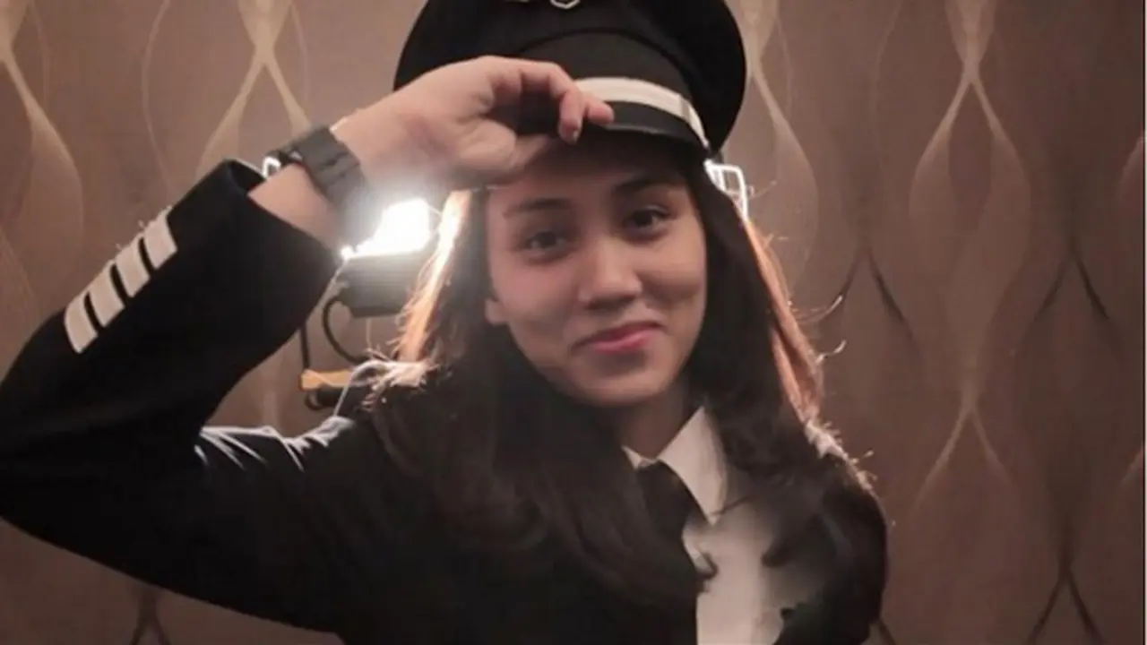 Kenalkan, Athira Pilot Cantik Multibakat Termuda di Tanah Air