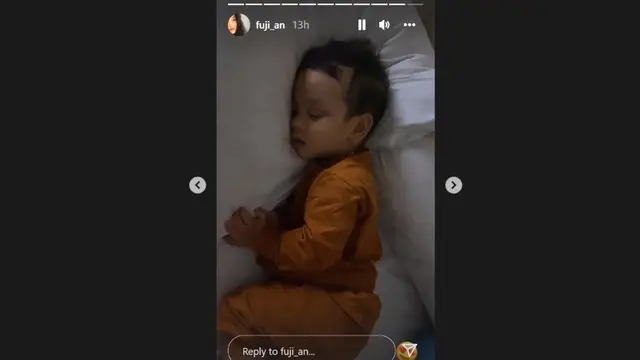 Gala Sky Andriansyah, anak mendiang Vanessa Angel dan Bibi Andriansyah terlihat sedang tertidur pulas.