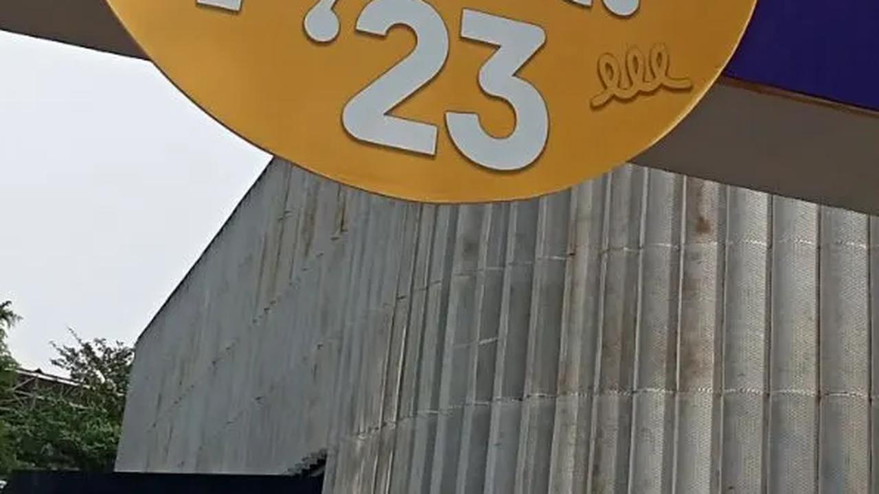 Penampilan Komika Bikin Penonton JICOMFEST 2023 Tertawa Ngakak