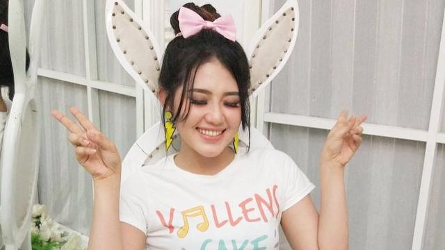 Nggak Dangdut Banget 5 Gaya Imut Via Vallen Ala Cewek Korea