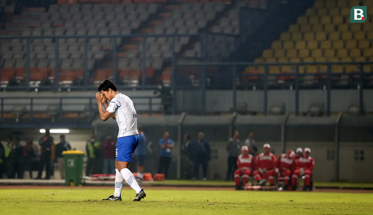 Achmad Jufriyanto dan Erwin Ramdani merupakan dua pemain Persib lainnya yang gagal mengeksekusi tendangan penalti. (Bola.com/Bagaskara Lazuardi)