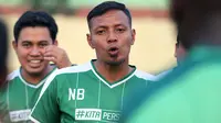 Bejo Sugiantoro akan menjadi pelatih Persebaya Surabaya untuk dua laga Gojek Liga 1 bersama Bukalapak. (Bola.com/Aditya Wany)