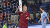 Radja Nainggolan mencetak dua gol saat AS Roma mengalahkan Sampdoria 4-0 pada babak 16 besar Coppa Italia di Stadion Olimpico, Jumat (20/1/2017) dinihari WIB. (twitter.com/officialasroma)