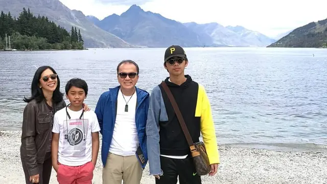 Potret Keharmonisan Keluarga Tantowi Yahya (sumber: instagram/@tantowiyahyaofficial)