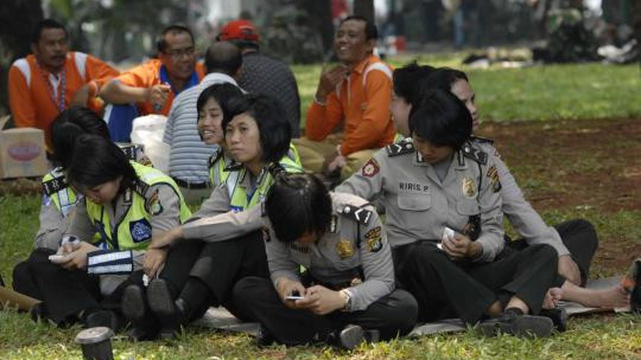 Polisi cantik negosiator demonstrasi