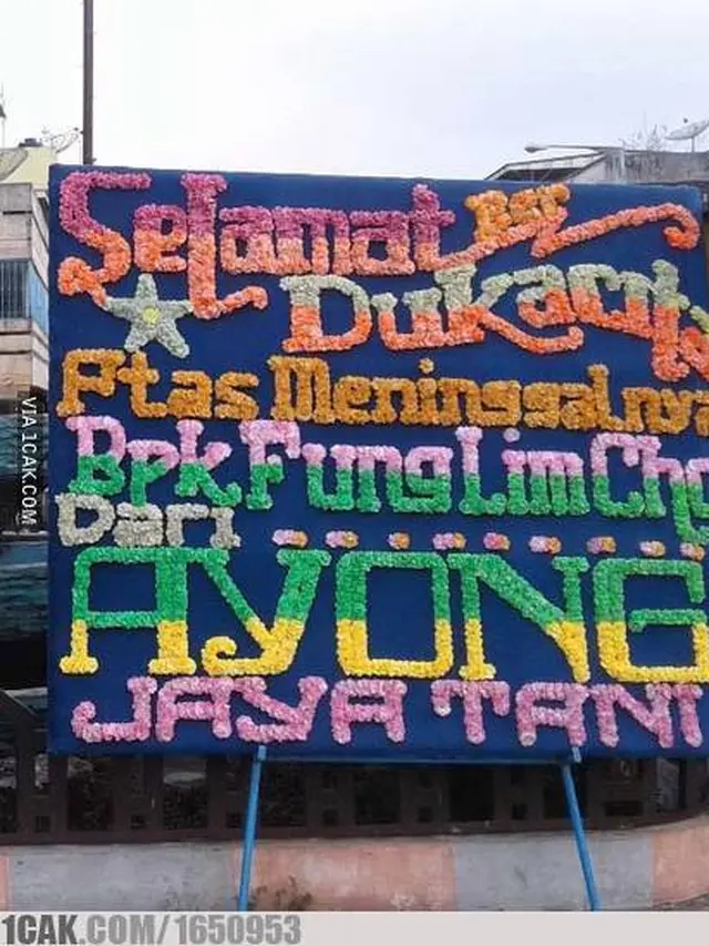 6 Potret Tulisan Nyeleneh di Karangan Bunga, Bikin Melongo